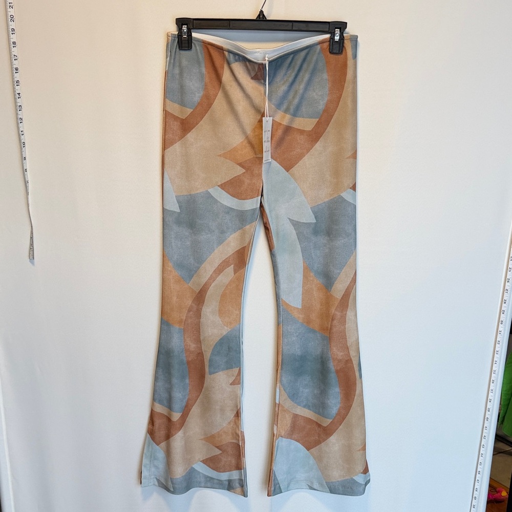 Show Me Your Mumu Maren Bells Flare Pants Tan & Blue Print XL – New With Tags